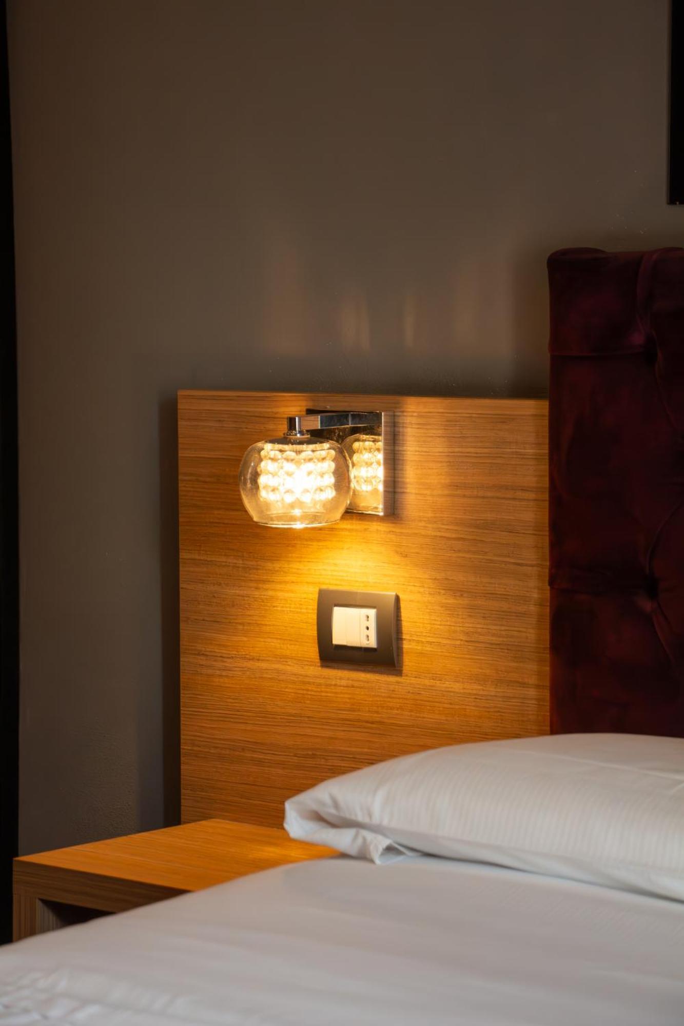 Hotel Beb Umberto I Napoli Zewnętrze zdjęcie